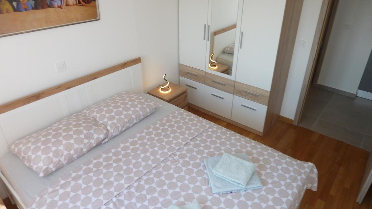 Apartment Jere With Private Parking Задар Екстериор снимка
